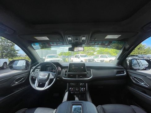 Used 2023 GMC Yukon XL SLT w/ SLT Premium Package AWD/4WD image 26