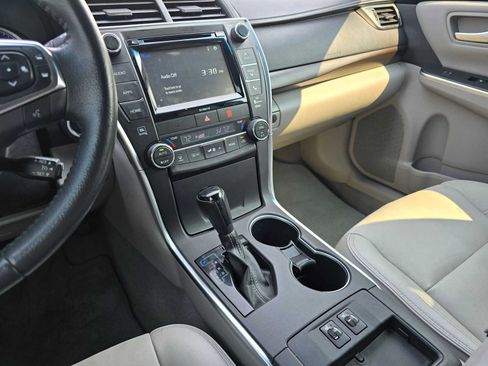 Used 2017 Toyota Camry XLE w/ Convenience Package FWD image 25