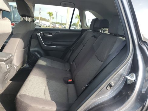 Used 2021 Toyota RAV4 XLE image 14
