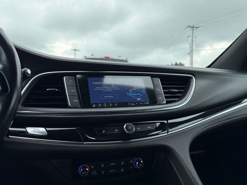 Used 2023 Buick Enclave Avenir w/ Avenir Technology Package AWD/4WD image 19