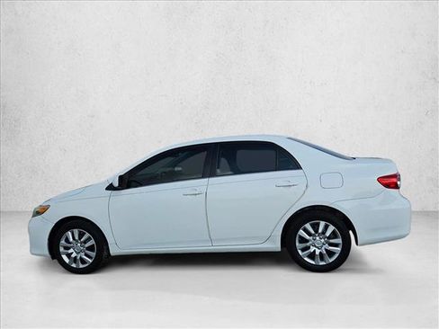 Used 2013 Toyota Corolla LE image 6