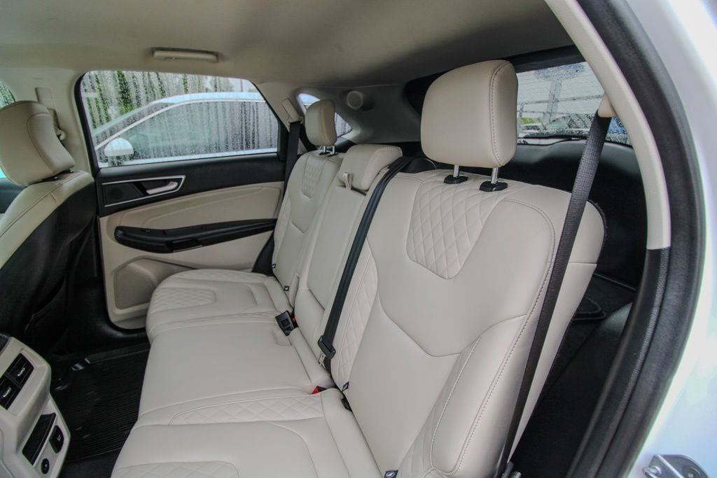 Used 2023 Ford Edge Titanium AWD/4WD image 9