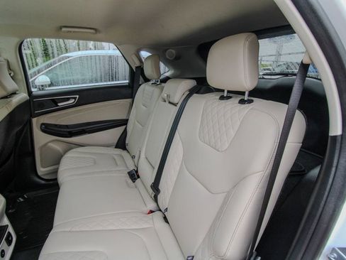 Used 2023 Ford Edge Titanium AWD/4WD image 9