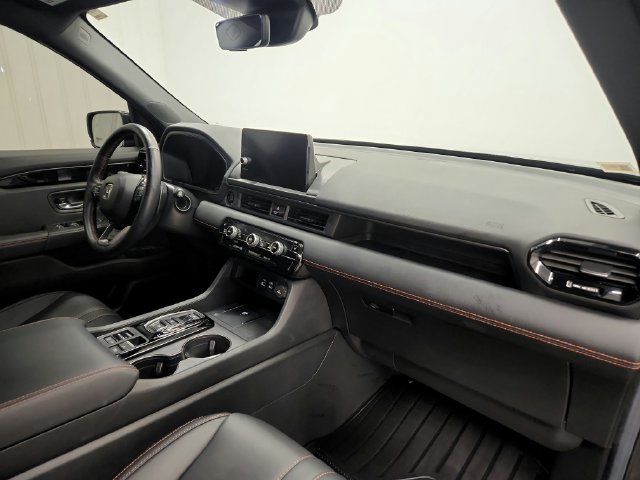 Used 2025 Honda Pilot TrailSport image 20