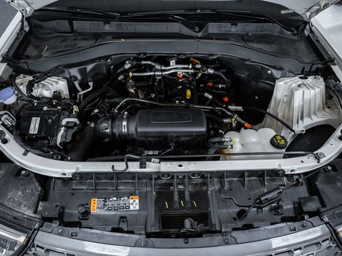 Certified 2022 Ford Explorer XLT w/ Equipment Group 202A image 25