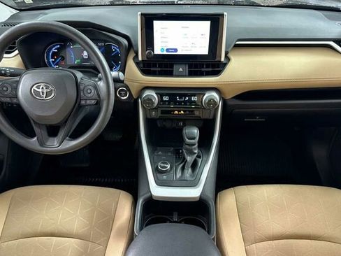 Used 2025 Toyota RAV4 XLE image 15