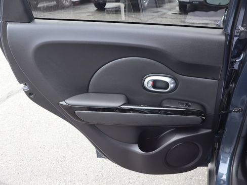 Used 2015 Kia Soul + w/ Audio Package FWD image 27