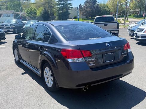 Used 2011 Subaru Legacy 2.5i Premium image 8