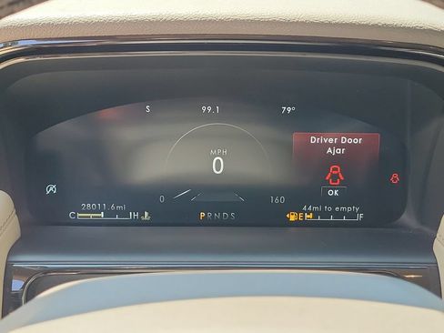 Used 2023 Lincoln Nautilus FWD w/ Premium Package image 26