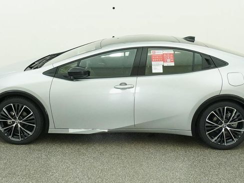 New 2026 Toyota Prius Limited FWD image 31