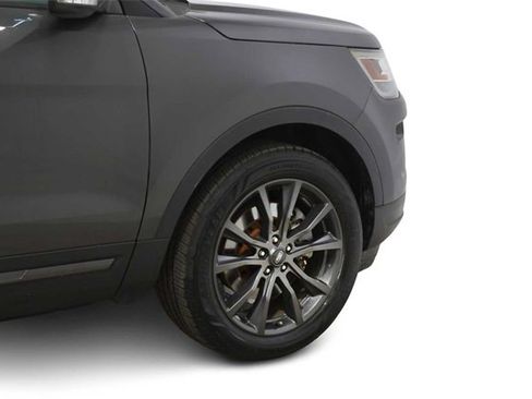 Used 2019 Ford Explorer XLT image 11