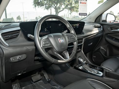 Used 2025 Buick Encore GX Avenir w/ Avenir Technology Package image 17