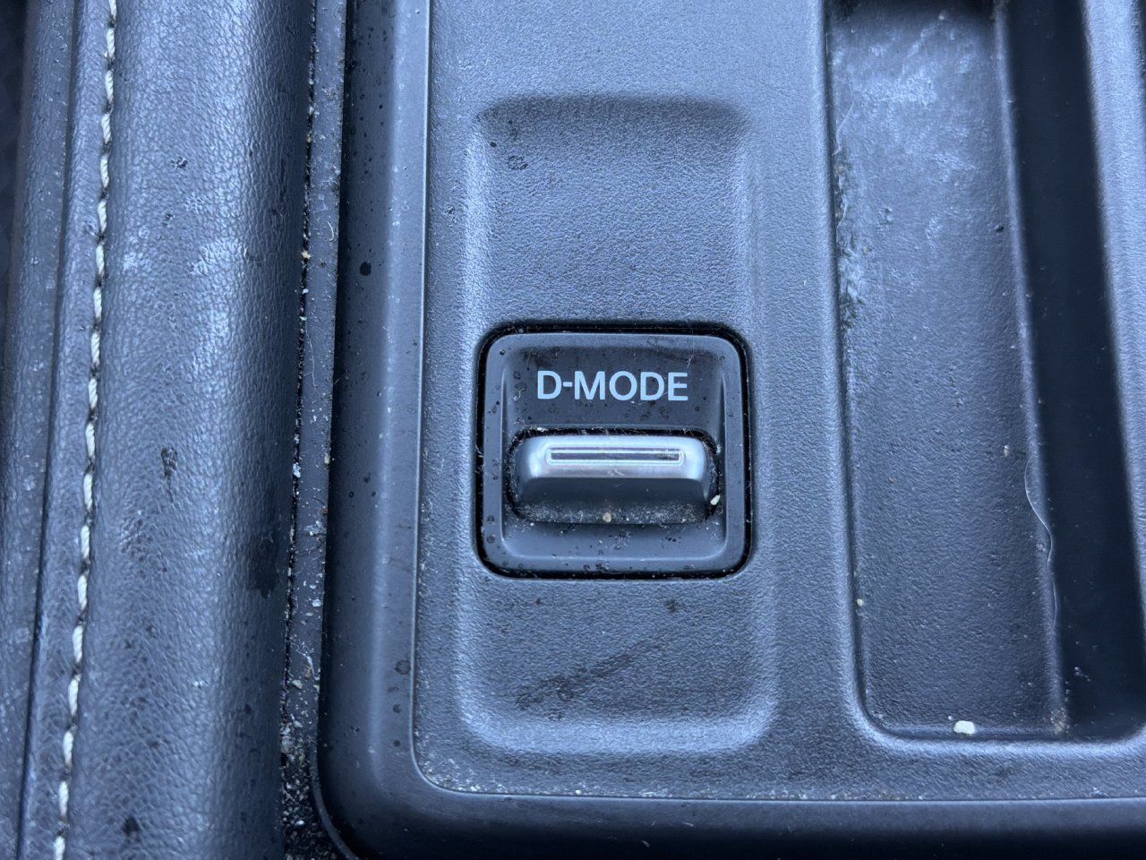 Certified 2025 Nissan Pathfinder S FWD image 9