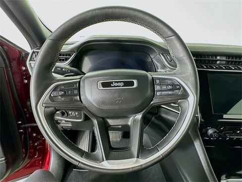 Used 2023 Jeep Grand Cherokee L Laredo image 23