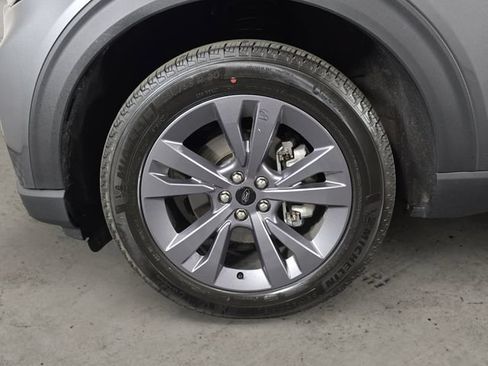 Used 2026 Ford Explorer Active w/ Active Comfort Package AWD/4WD image 9