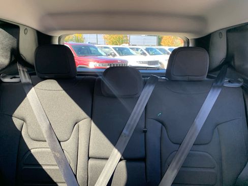 Used 2020 Jeep Renegade Latitude w/ Safety & Security Group II image 28