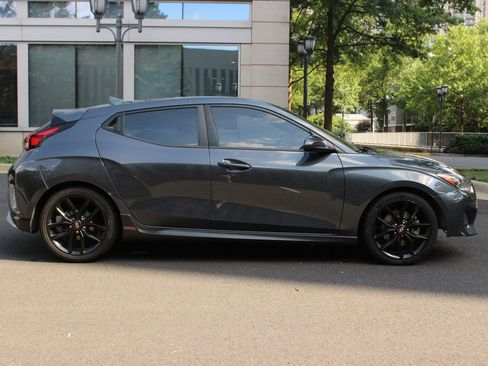 Used 2019 Hyundai Veloster Turbo R-Spec image 4