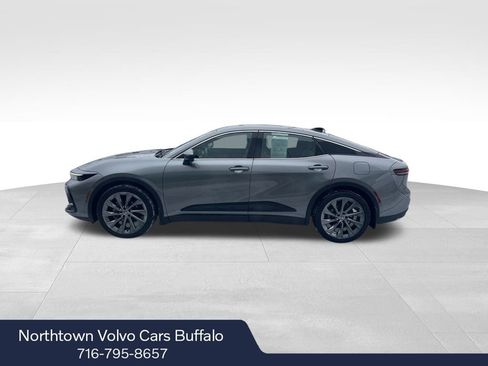 Used 2025 Toyota Crown Platinum image 2