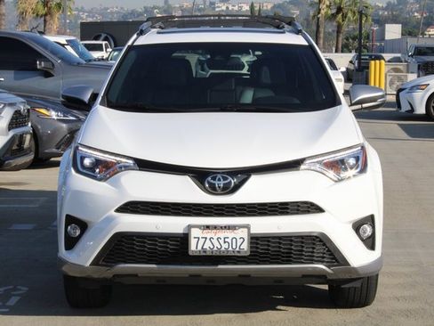 Used 2017 Toyota RAV4 SE image 2