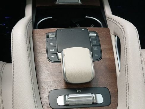 Used 2022 Mercedes-Benz GLS 450 4MATIC image 21