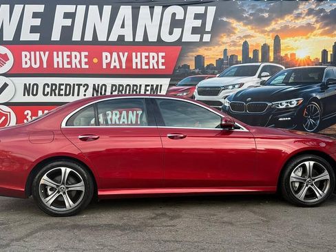 Used 2017 Mercedes-Benz E 300 4MATIC image 3
