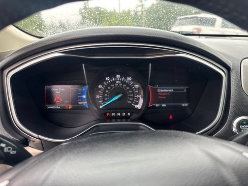 Used 2017 Ford Fusion SE w/ Fusion SE Technology Package AWD/4WD image 17