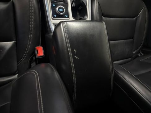 Used 2021 Ford Explorer XLT w/ Equipment Group 202A AWD/4WD image 18