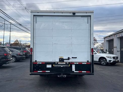 Used 2021 Ford E-350 and Econoline 350 Super Duty image 4