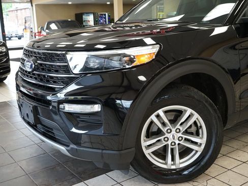 Used 2020 Ford Explorer XLT w/ Equipment Group 202A AWD/4WD image 21