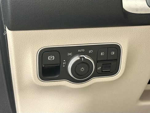 Used 2026 Mercedes-Benz GLB 250 image 10