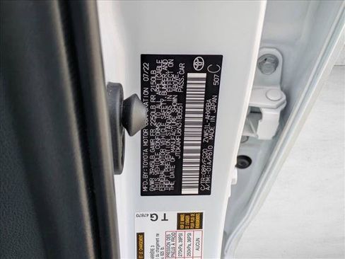 Used 2022 Toyota Prius L Eco FWD image 23
