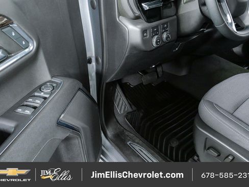 Used 2023 Chevrolet Silverado 1500 LT AWD/4WD image 6