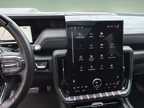 Used 2025 GMC Yukon AT4 Ultimate image 10