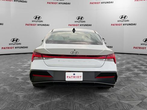 Certified 2026 Hyundai Elantra Limited FWD image 4