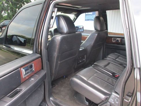 Used 2017 Lincoln Navigator L Select AWD/4WD image 21