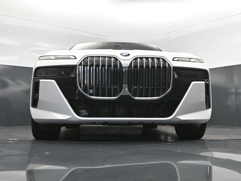 Used 2026 BMW 740i RWD image 45