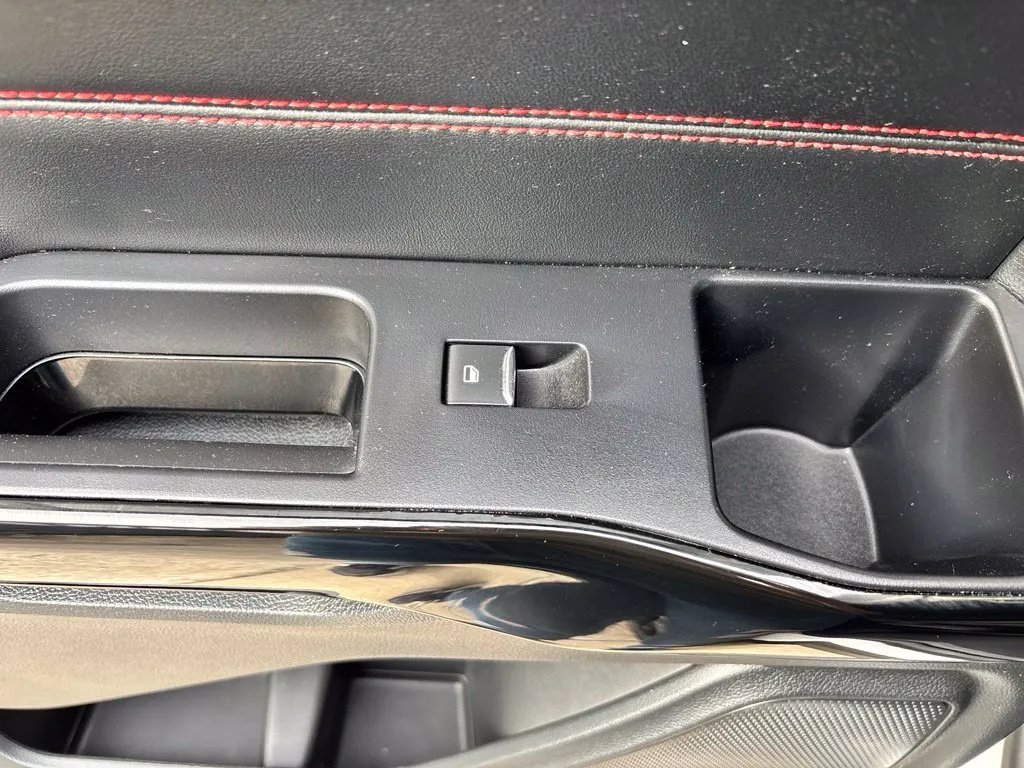 Used 2023 Ford Explorer ST-Line w/ Class IV Trailer Tow Package AWD/4WD image 25