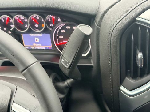 Used 2022 Chevrolet Silverado 1500 LT w/ Safety Package image 31