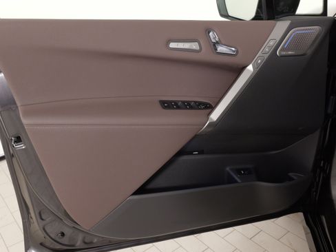 Used 2025 BMW iX M60 AWD/4WD image 29