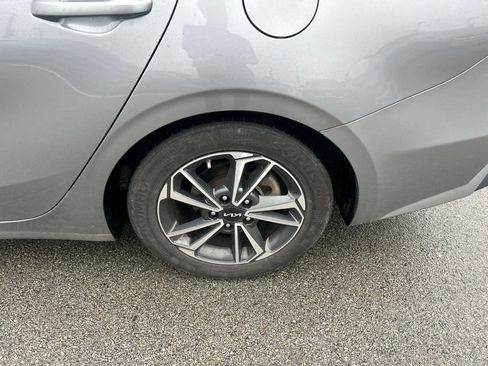 Certified 2024 Kia Forte LXS w/ LXS Technology Package FWD image 7