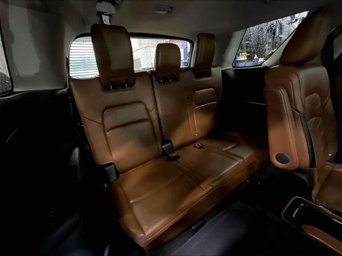 Used 2025 Nissan Pathfinder Platinum AWD/4WD image 17