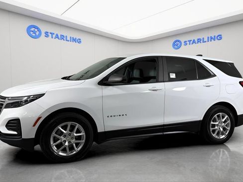 Certified 2024 Chevrolet Equinox LS w/ LS Convenience Package FWD image 2