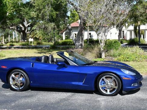 Used 2007 Chevrolet Corvette Convertible w/ Preferred Equipment Group RWD image 8