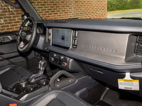 New 2026 Ford Bronco Badlands AWD/4WD image 24