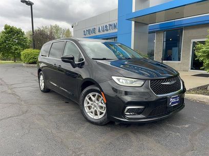 Used 2023 Chrysler Pacifica Touring-L