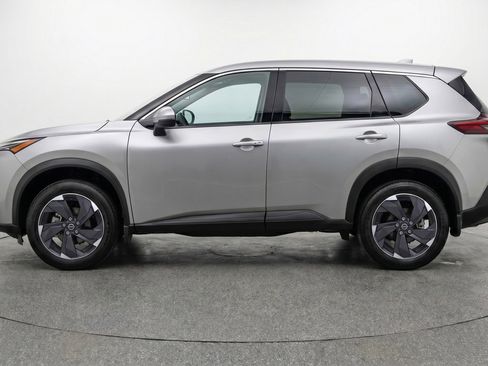 Used 2025 Nissan Rogue SV image 5