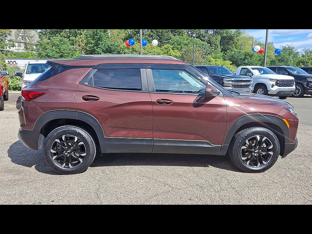 Certified 2023 Chevrolet TrailBlazer LT w/ Convenience Package AWD/4WD image 9
