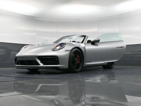 Certified 2024 Porsche 911 Carrera GTS image 39