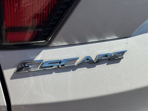 Used 2018 Ford Escape Titanium FWD image 7