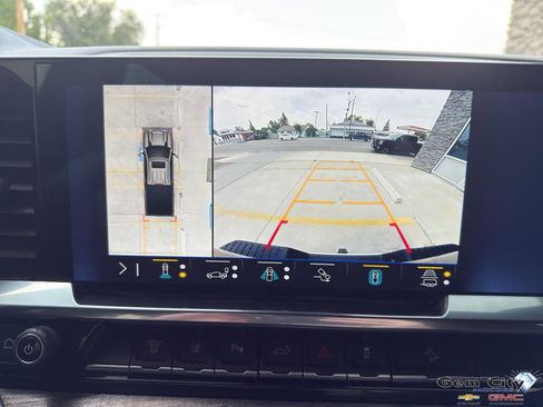 Used 2024 Chevrolet Silverado 2500 LTZ w/ LTZ Convenience Package image 21